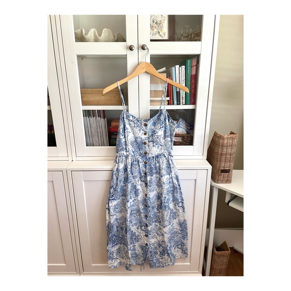 H&M Size 6 Linen etoile print button down dress